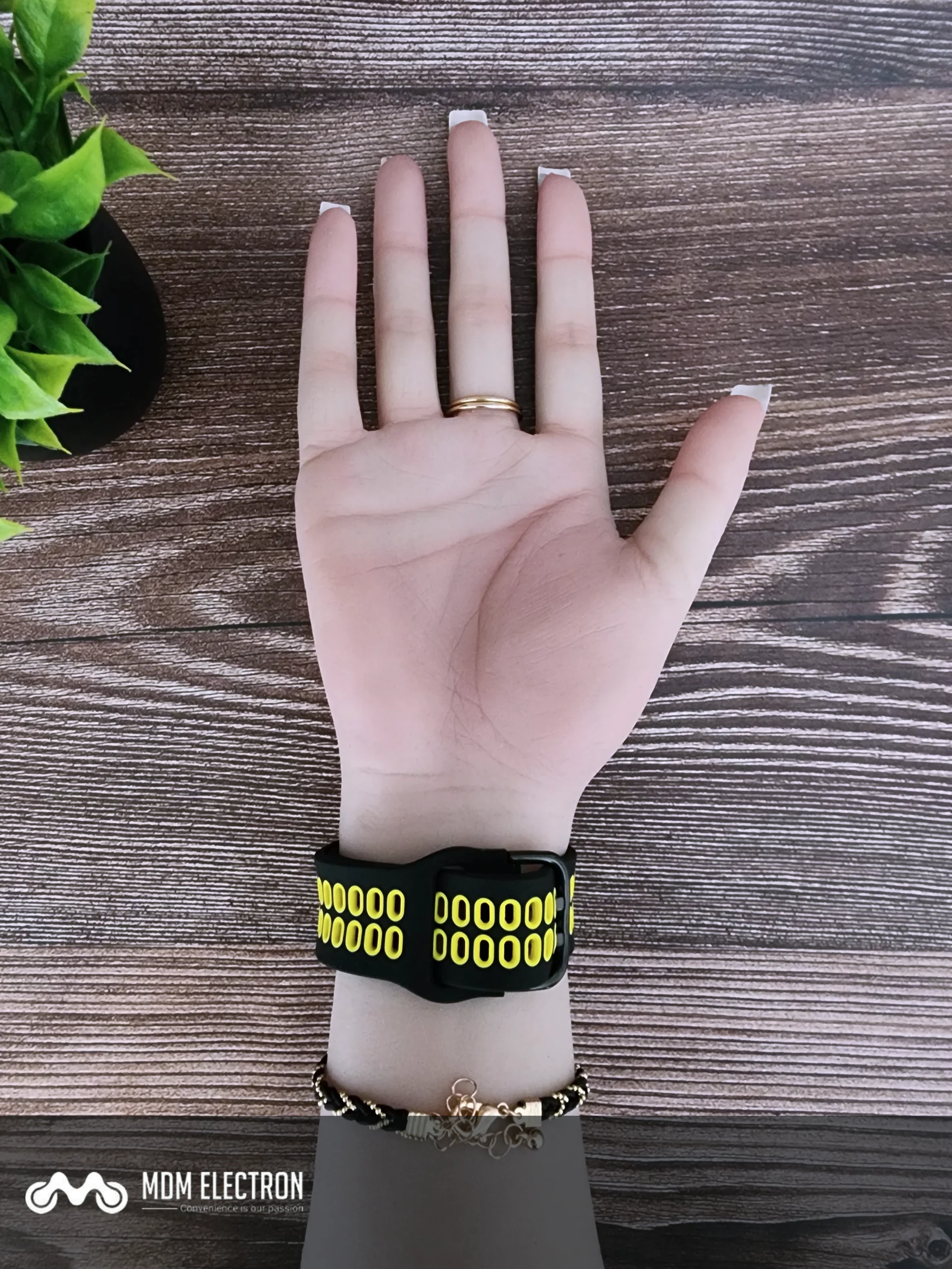 Black and Yellow (4)